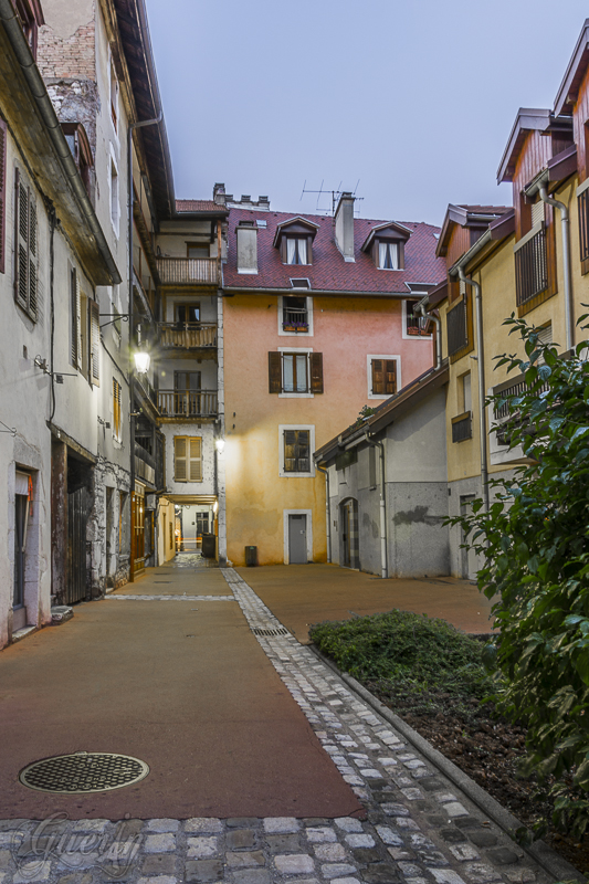 Annecy: La ville, la nuit N°1 _SEB2978