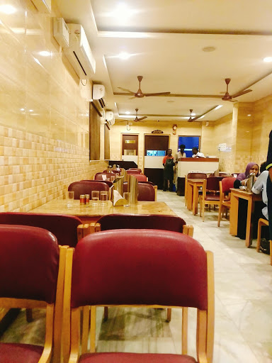 Sathars Restaurant, NO.18, Head Post Office Road, Valayapettai Agraharam, Kumbakonam, Tamil Nadu 612001, India, Restaurant, state TN