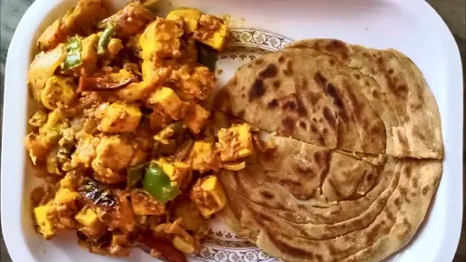 Kadhai Paneer With 2 Laccha Paratha