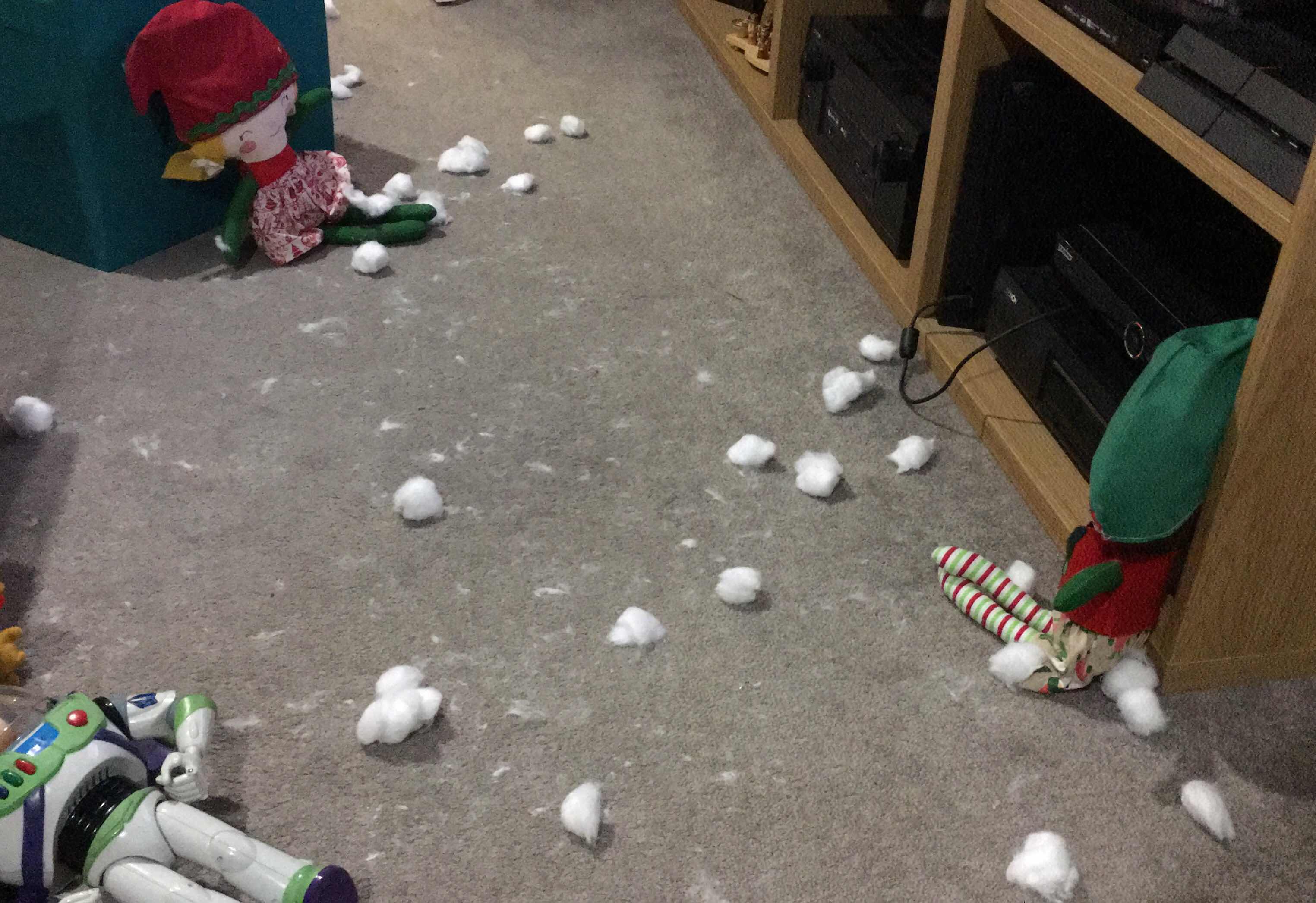 Elf on the shelf snowball fight