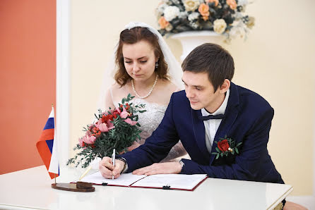 Fotógrafo de casamento Sergey Nikolaev (shesheru). Foto de 13 de fevereiro 2019