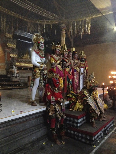 Seeing a Balinese dance - all from a chance meeting with a local. 