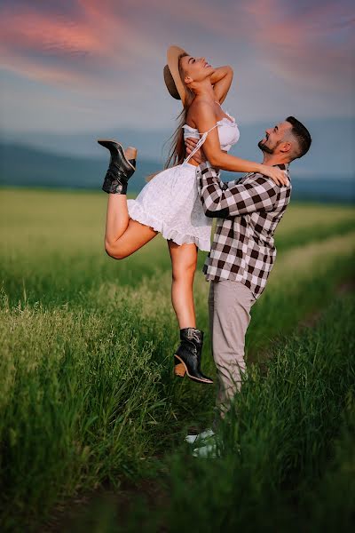 Fotógrafo de casamento Svetlana Golovina (golovinasrs). Foto de 13 de julho 2022