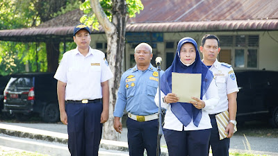 Staf Ahli Bupati Pimpin Apel Gabungan Kelompok l di Lapangan kantor BKPP Labuhanbatu 