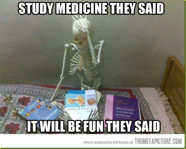 funny-skeleton-studying-books