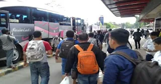 Brebes Banjir, Penumpang Kereta Api Di Langsir Bus