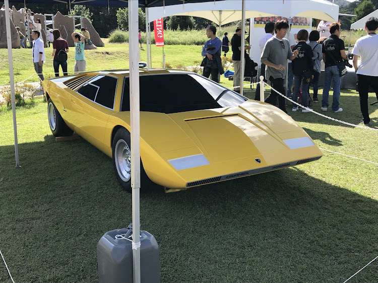 R8スパイダーのカウンタックに関するカスタム事例の投稿画像3枚目