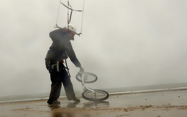 Vers l'estuaire de la Loire (Pornichet/LaBaule, St Brévin...) au fil du temps... - Page 17 Dirtsurfer_29_10_2015_17w