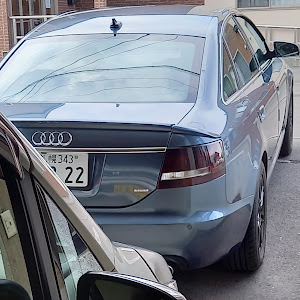 A6 セダン