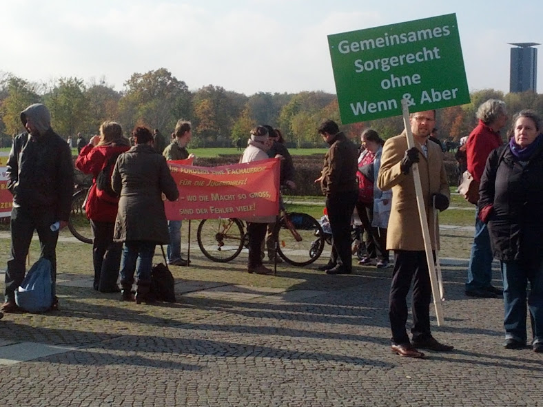 Gegen Gender-Ideologie und Sexualisierung unserer Kinder  IMG_20121031_121011