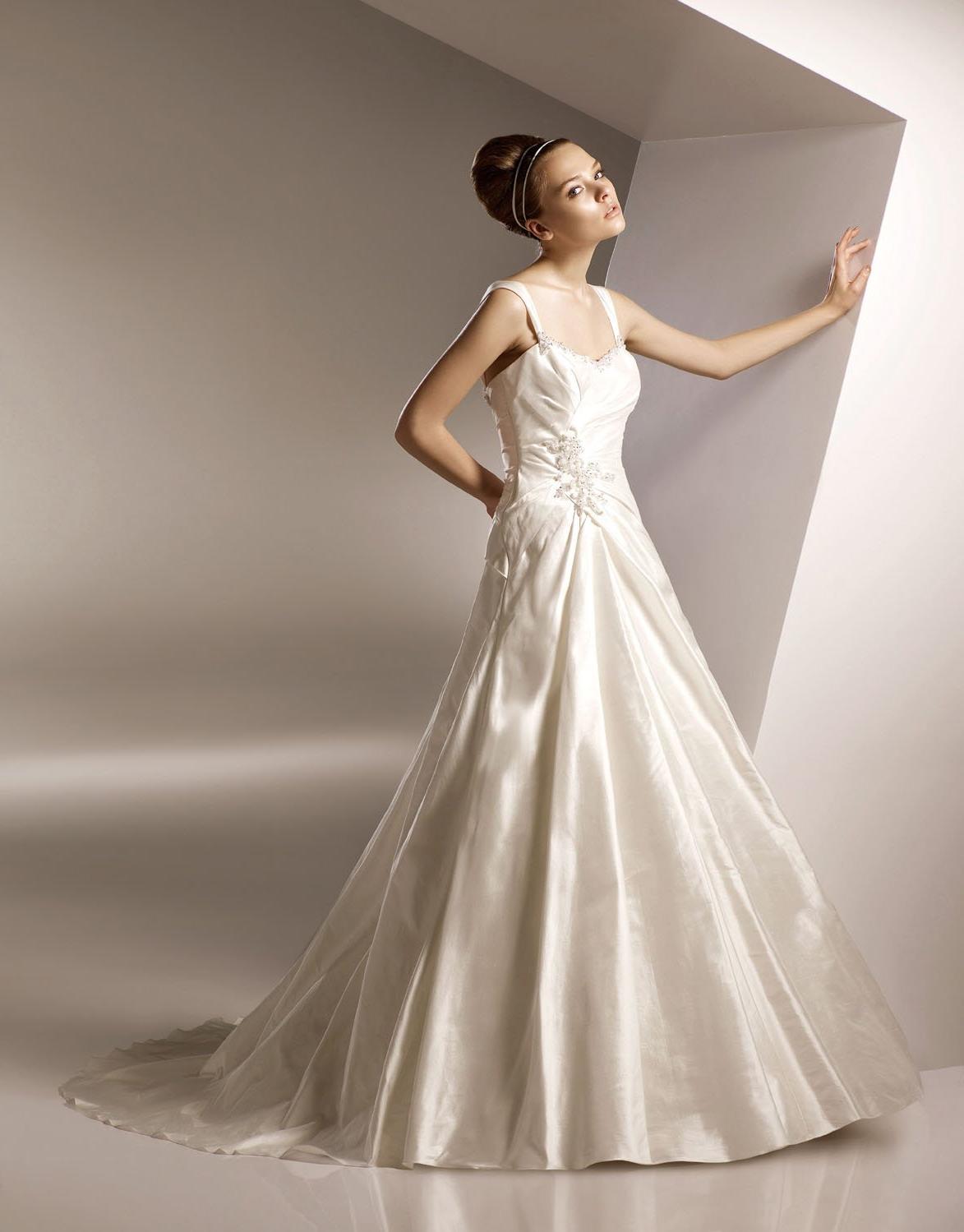 sweetheart linen wedding dress