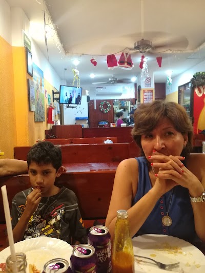 Photos of Pizzer&iacute;a Napoli