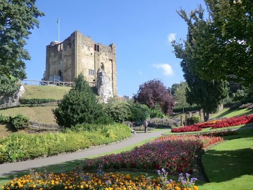 CIMG8481 Guildford Castle grounds