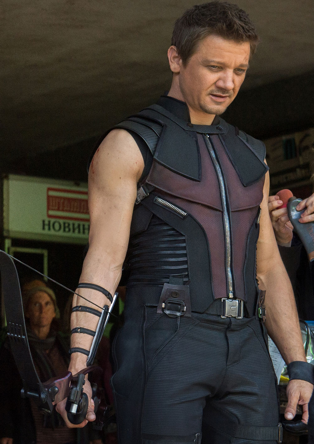 파일:external/cdn.stylefrizz.com/hawkeye-clint-barton-jeremy-renner-avengers-2-age-of-ultron-new-costume.jpg