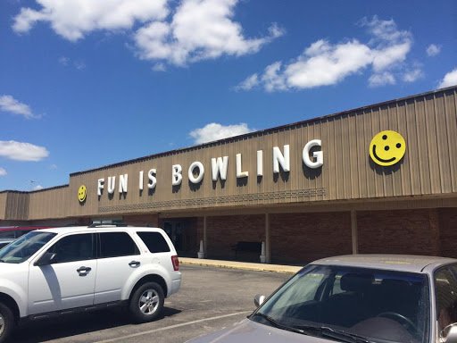 Bowling Alley «Ten Pin Strike & Spare Family Fun Center», reviews and photos, 200 Ten Pin Ln, Louisville, KY 40207, USA