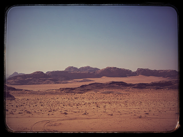 Desierto de Wadi Rum en 4x4 - Senderismo en Petra y Wadi Rum (4)