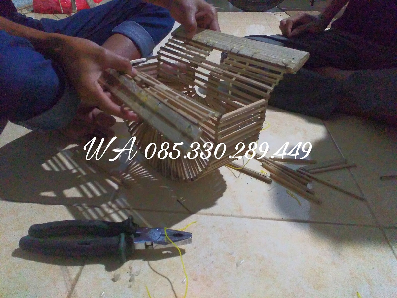  Kerajinan  Souvenir Dari Kayu Limbah Cara membuat 