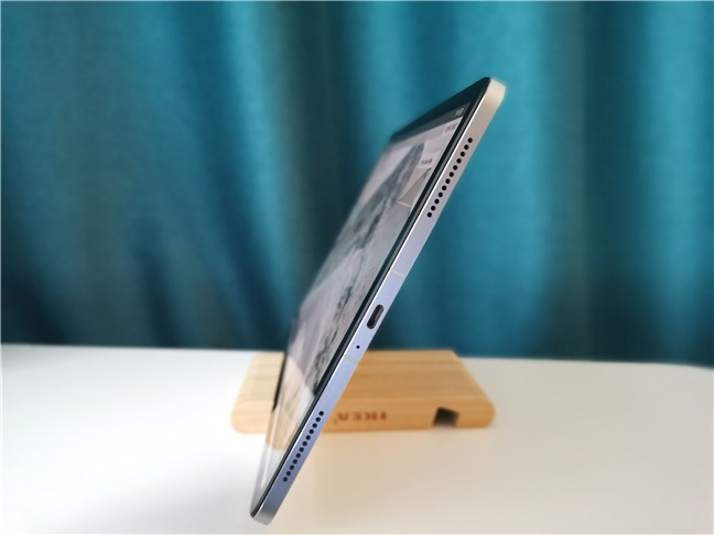 Due dei quattro altoparlanti dello Xiaomi Pad 5