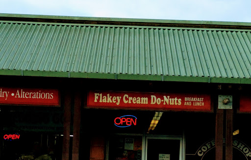 Breakfast Restaurant «Flakey Cream Do-Nuts & Coffee Shop», reviews and photos, 441 Center St, Healdsburg, CA 95448, USA