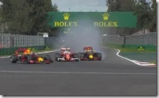 L'attacco di Ricciardo a Vettel nel penultimo giro