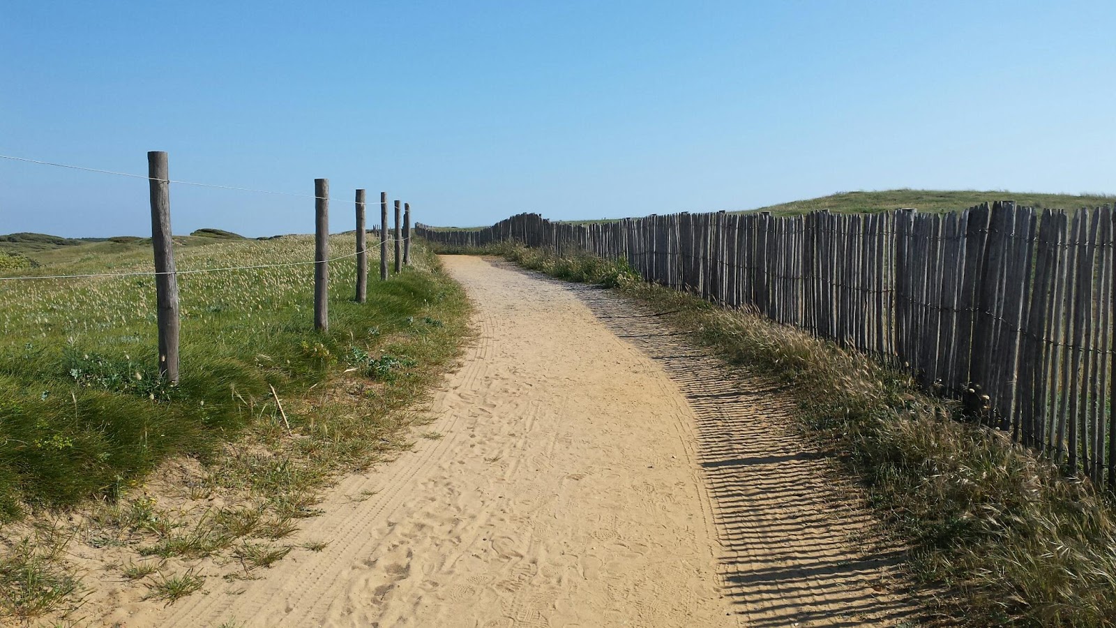 Happy Walk Series France: Le Sentier de l'écluse - Travel Gourmande