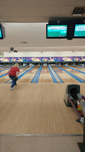 Bowling Alley «Bowlway Lanes», reviews and photos, 810 Villa St, Elgin, IL 60120, USA