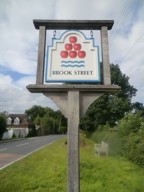 CIMG3779 Brook Street village sign