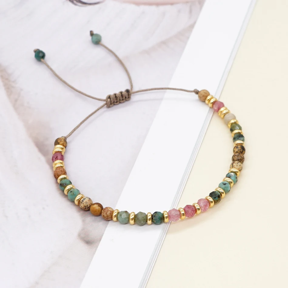 Pulseira de contas artesanal para mulheres, acessório de moda elegante. Joia feita à mão, perfeita para complementar seu look com charme.