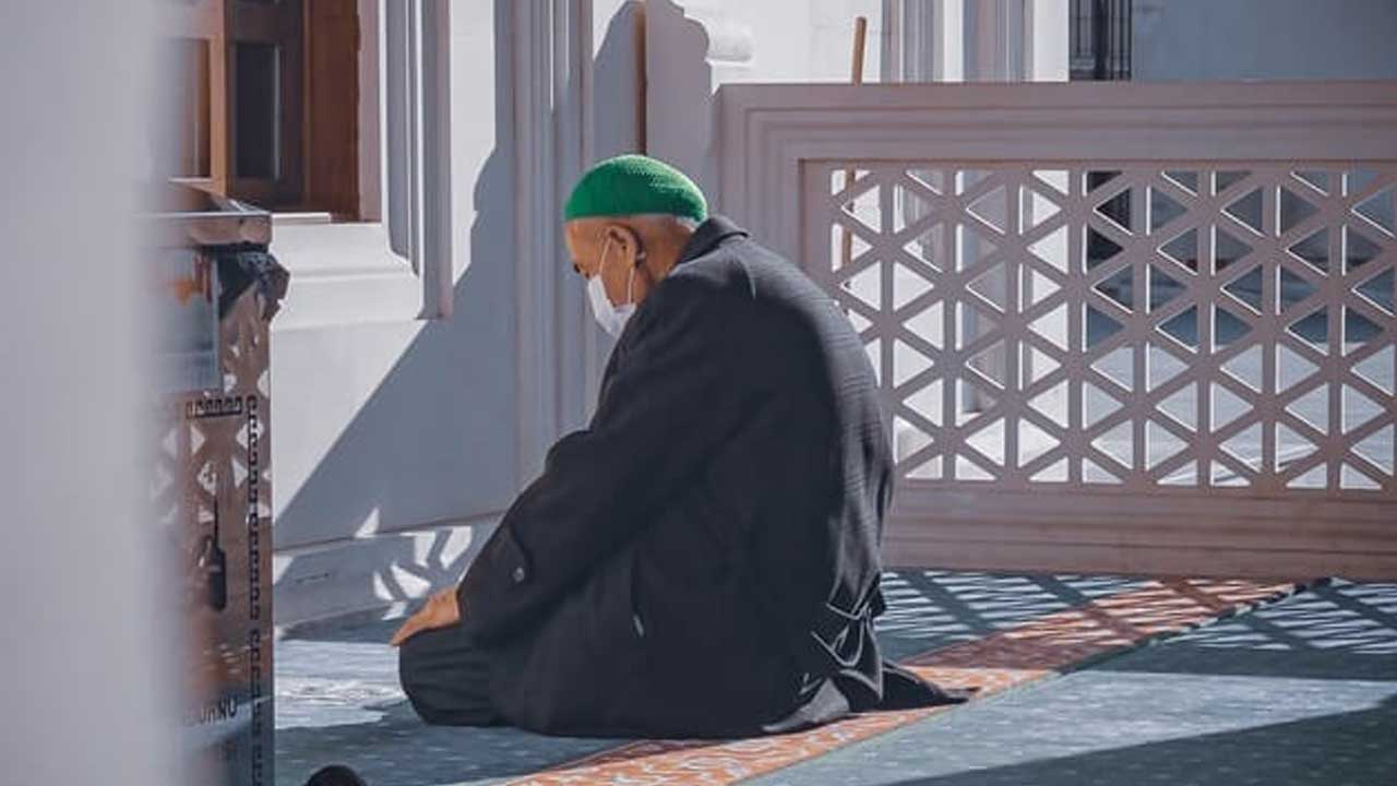 Tata Cara Shalat Lengkap (Rukun dan Sunnah) Tata Cara Shalat Lengkap (Rukun dan Sunnah)