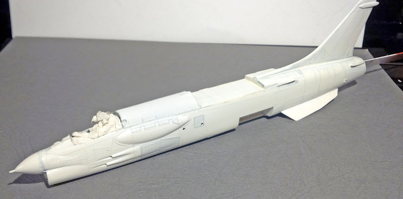 Vought F8 Heller : Le Cruz 1/72 IMG_20151117_220643