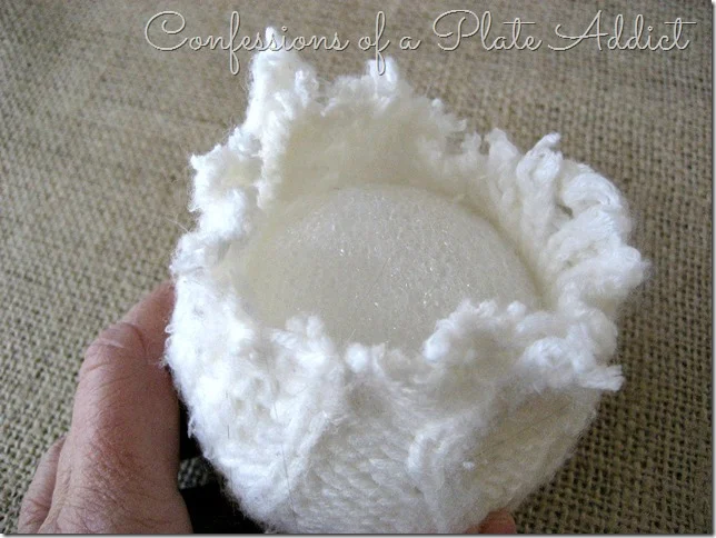 CONFESSIONS OF A PLATE ADDICT Wintery Centerpiece with Sweater Snowballs tutorial