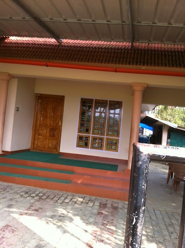 THEKKADY NISHA COTTAGE HOME STAY KUMILY, ANAVACHAL(ELPHANT ROOT JUNGLE), NEAR ELEPHANT PARK AND KATHAKALI CENTER, Kumily, Kerala 685509, India, Cottage, state KL