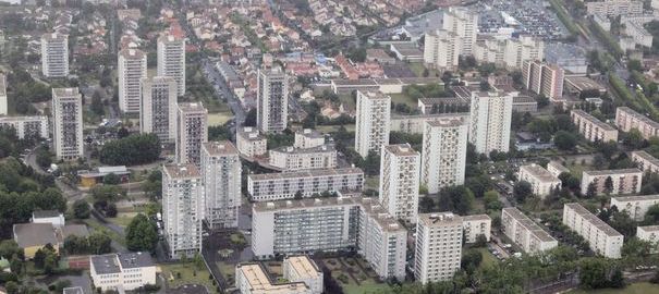 파일:external/www.lexpress.fr/1053006_france-urbanism-nanterre.jpg