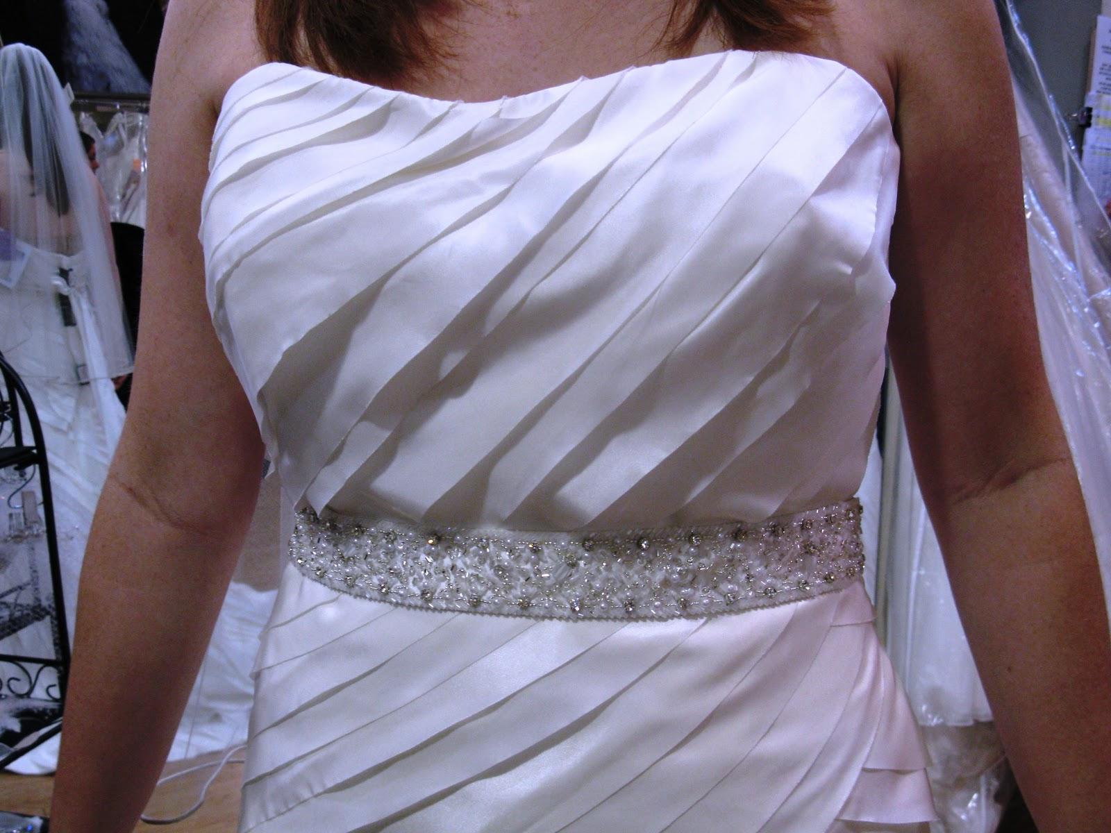 That Big White Dress : wedding