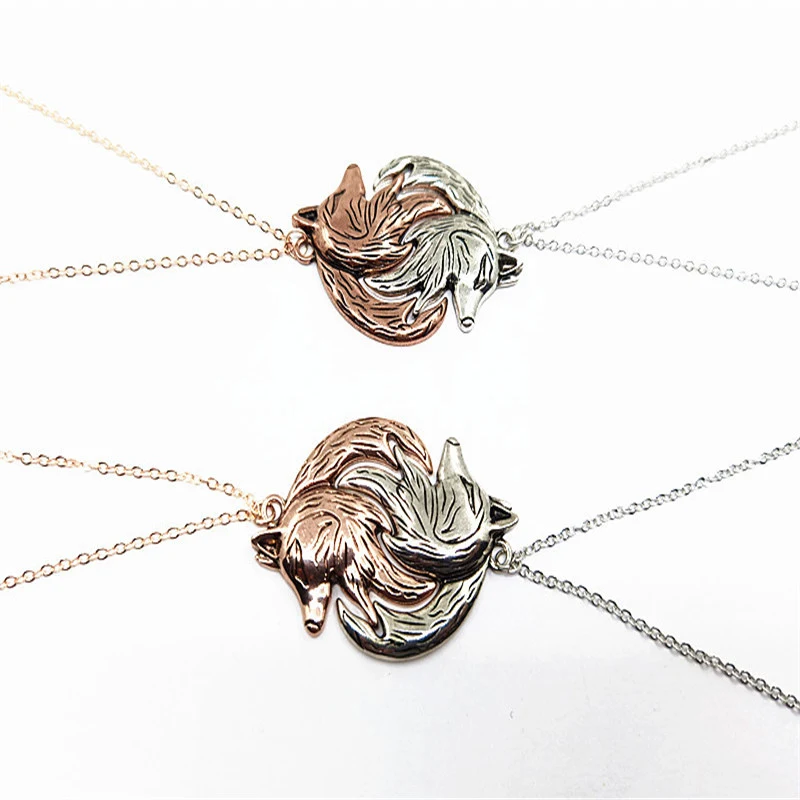 Left and right wolf head Jewelry Necklace
