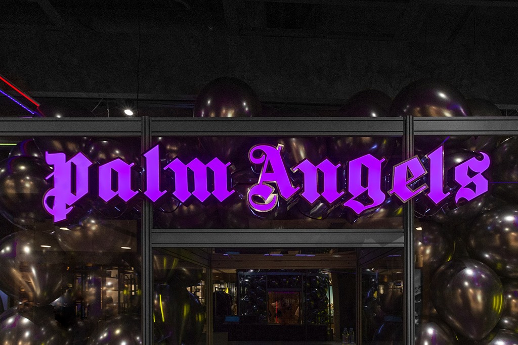 [08+PALM+ANGES+AND+HBX+POP+UP+STORE%5B4%5D]