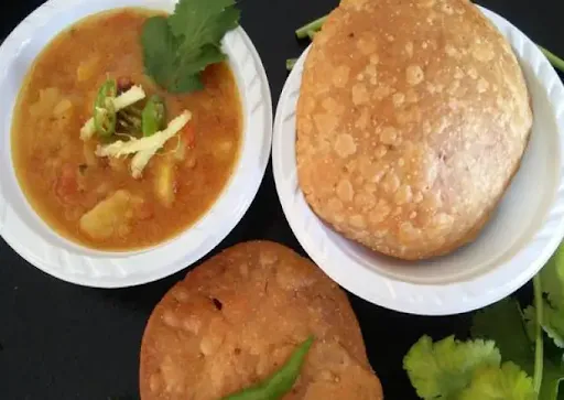 Kachori With Sabji