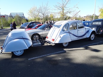 2018.10.21-028 Citroën 2 CV France 3 et sa remorque