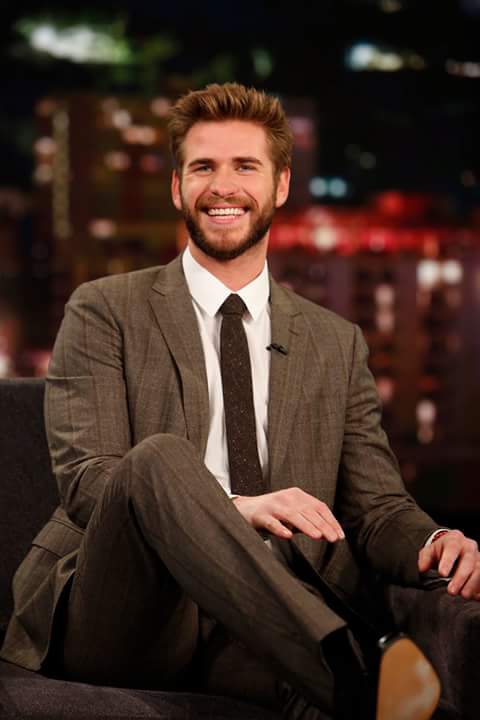 Liam-Hemsworth-dp-whatsapp-Facebook-574.jpg