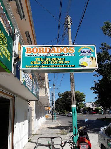 MULTIBORDADOS BERNAL Uniformes, bordados, serigrafia y sublimado, Av. Calzada Veracruz 338, Bugambilias, 77010 Chetumal, Q.R., México, Tienda de uniformes | QROO