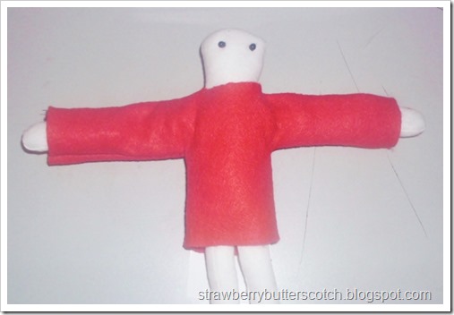 Diy elf on the shelf clothes tutorial with pattern.  Make your own easy elf on the shelf.