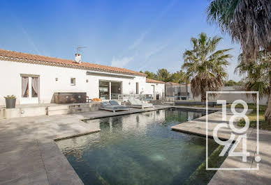 House with pool and terrace 17