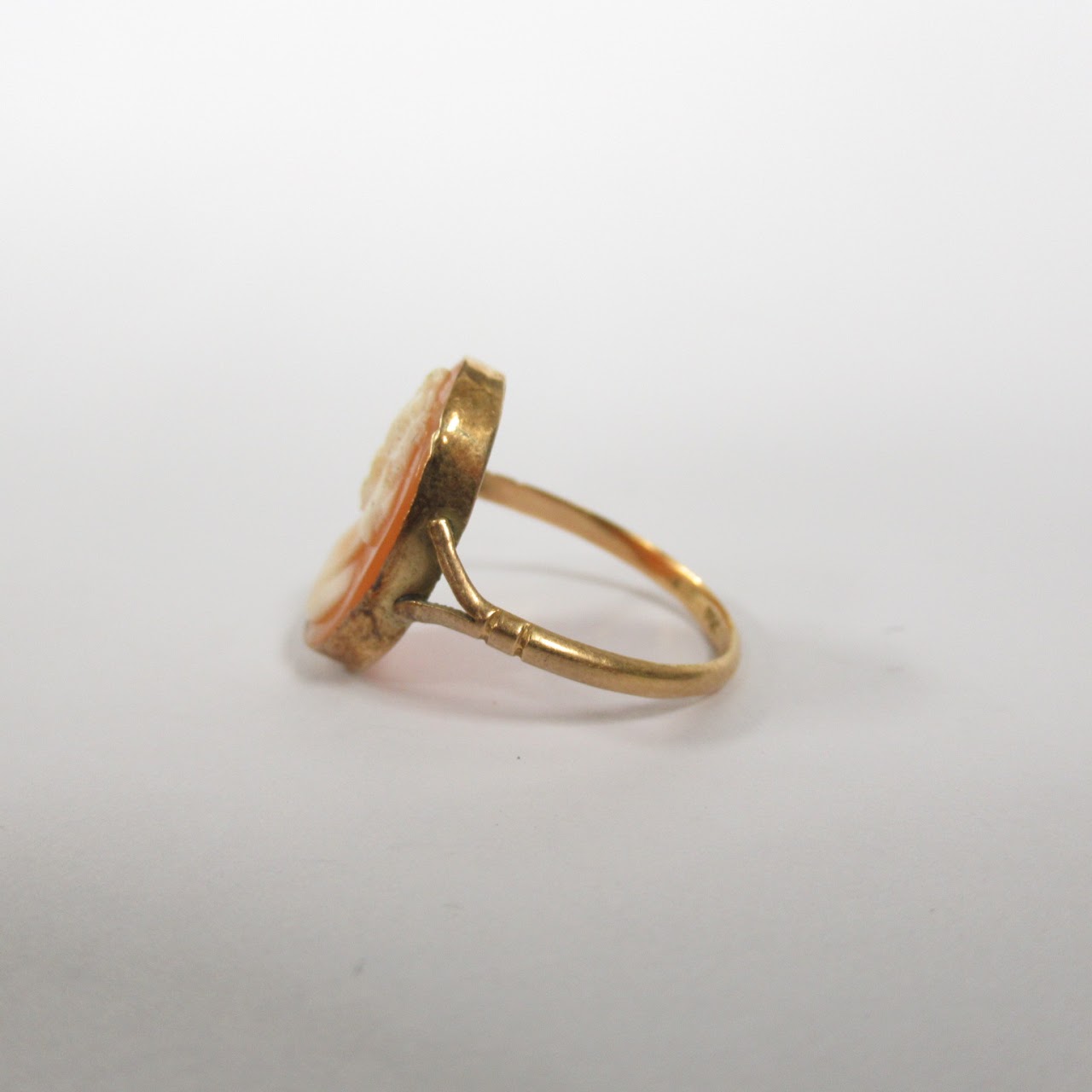 18K Gold Cameo Ring