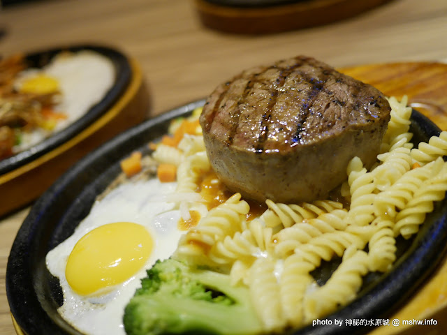 【食記】桃園Thickly Cut Steak 厚切牛排-桃園旗艦店-板橋亞東原創@桃園 : CP值不錯, 吃飽飽不用花大錢的平價牛排餐廳 下午茶 區域 午餐 吃到飽 排餐 晚餐 桃園市 美式 西式 豬排 鐵板料理 飲食/食記/吃吃喝喝 