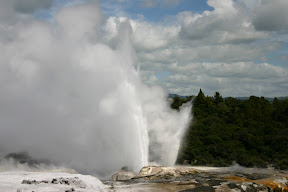 The Tohutu geyser erupts