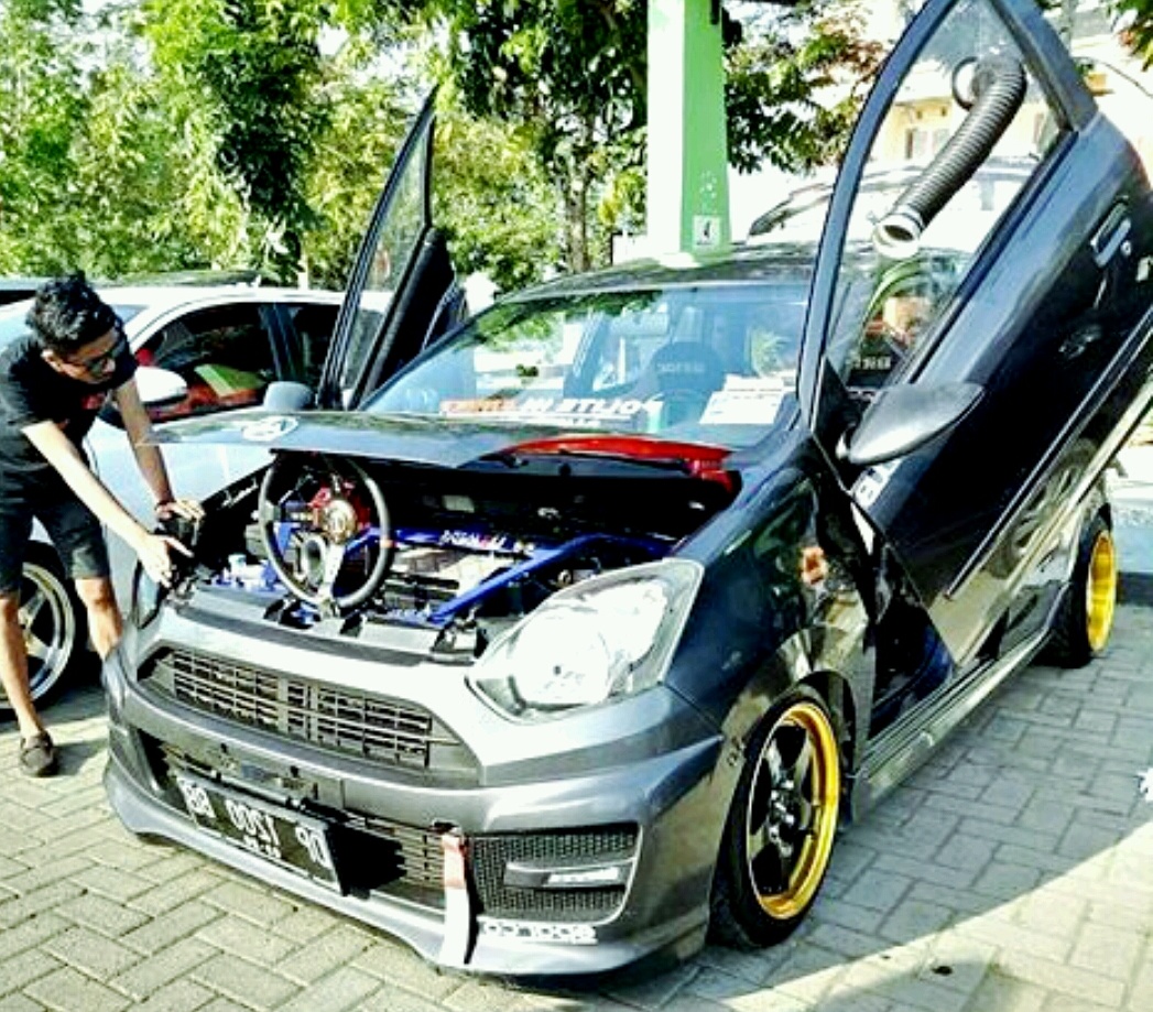 Kumpulan Gambar  Mobil  Daihatsu  Ayla  Modifikasi Erick 