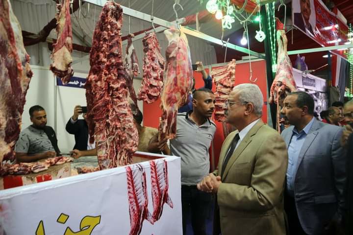 Saqr ouvre l’exposition égyptienne sur les produits et aliments familiaux au parc des expositions avec des réductions allant jusqu’à 30 %