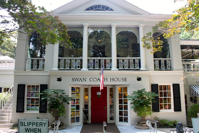 Classic Eats: Swan Coach House