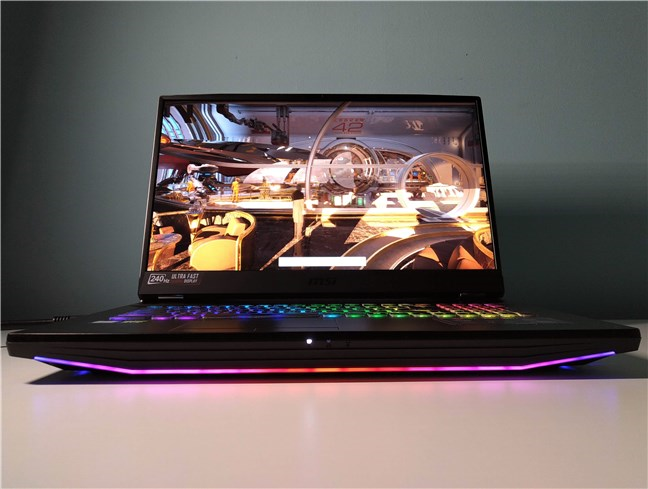 MSI GT76 Titan DT 9SG มีไฟ RGB ที่ด้านหน้า ด้านหลัง และคีย์บอร์ด