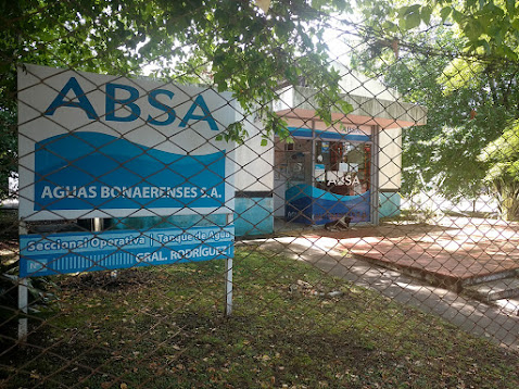 ABSA no puede hacer andar las bombas sin energía y los vecinos se quedan sin agua de red, que de todos modos, afecta principalmente al centro,.